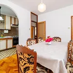 Apartment Dragan